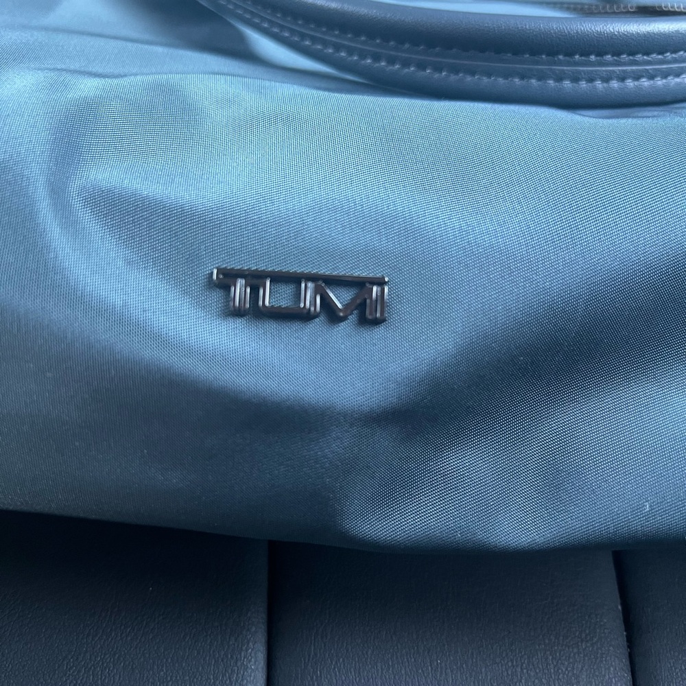 Tumi medium tote